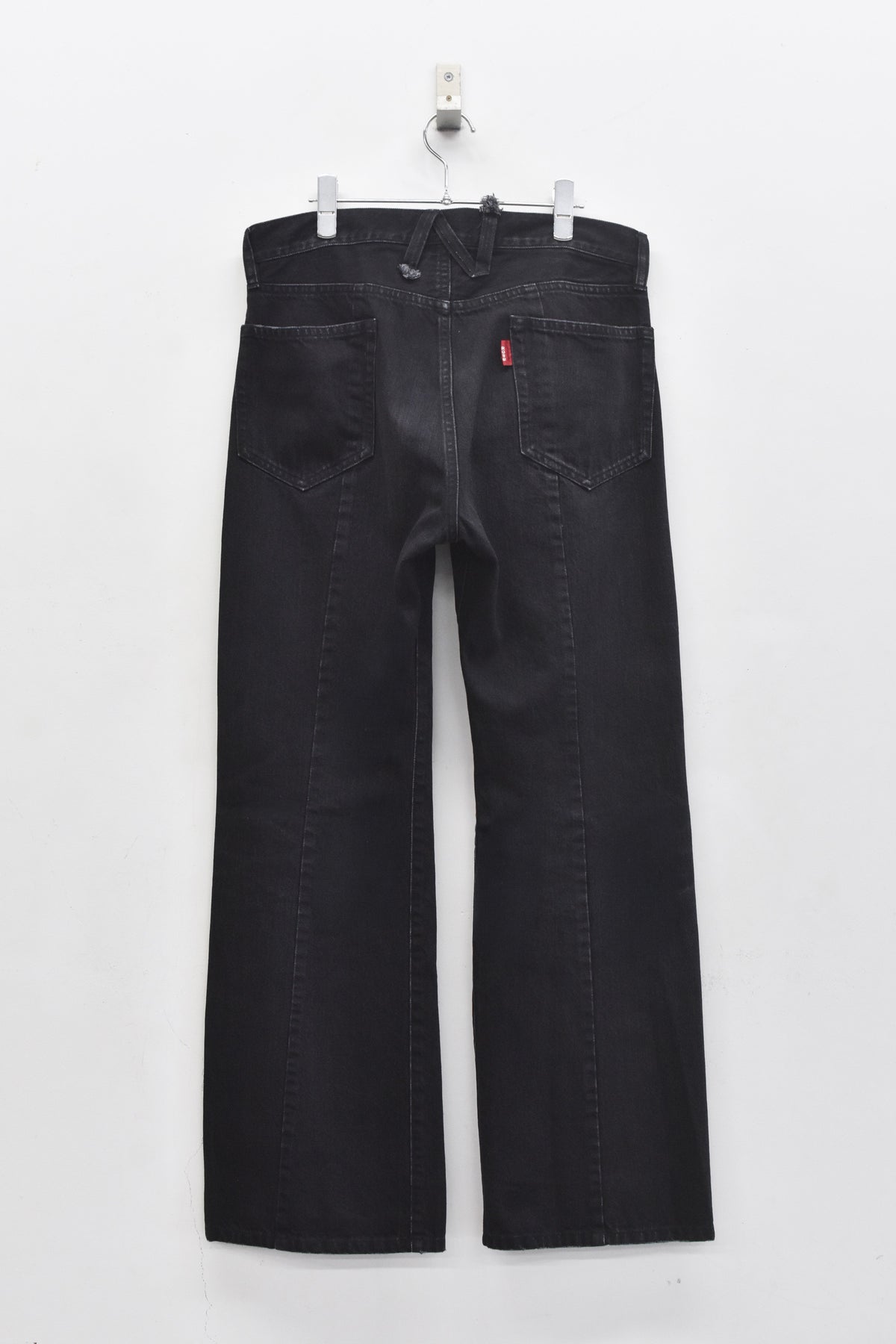 【ご予約商品】MIDDLE FIT FLARE PANTS (Distressed finish）