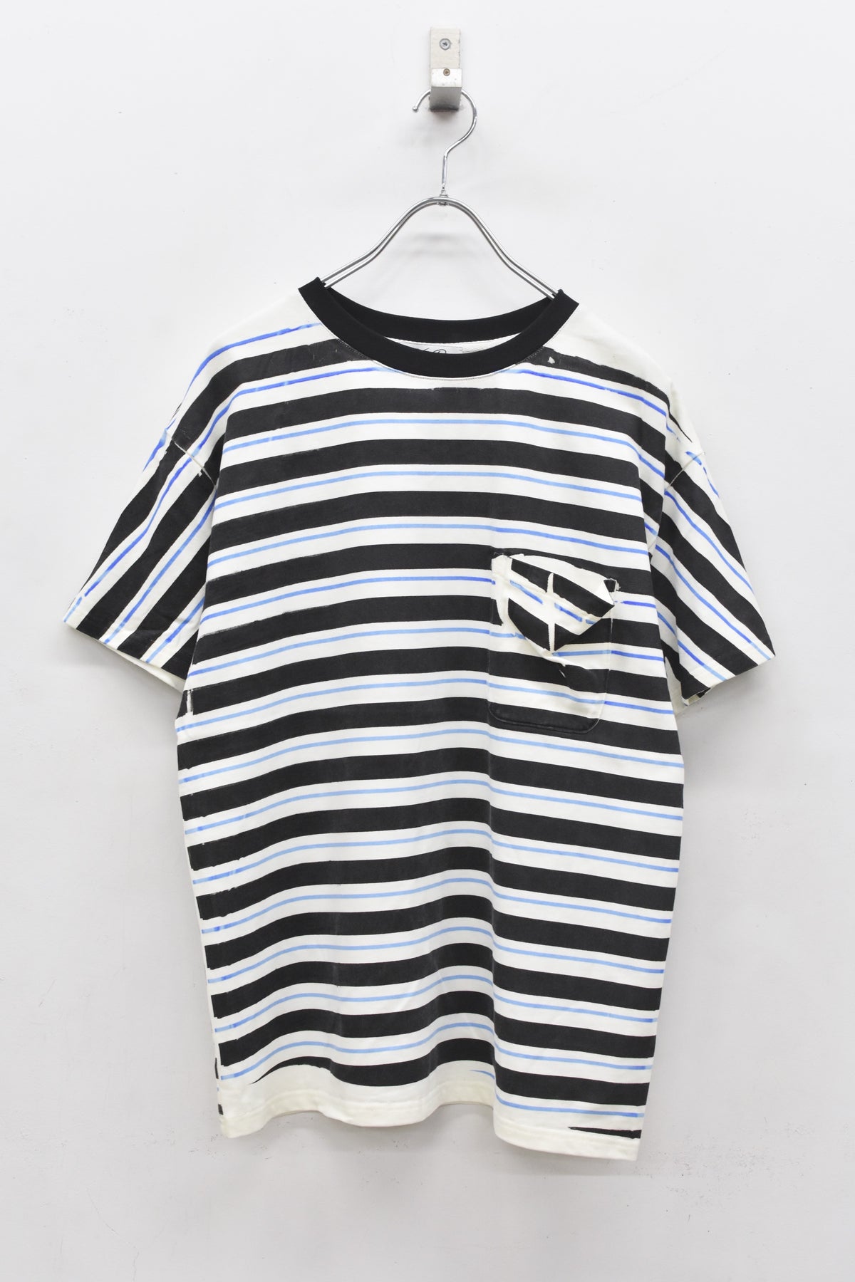 【ご予約商品】DIAGONAL STRIPE PRINT Tee