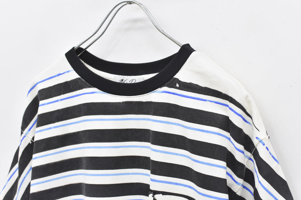 【ご予約商品】DIAGONAL STRIPE PRINT Tee