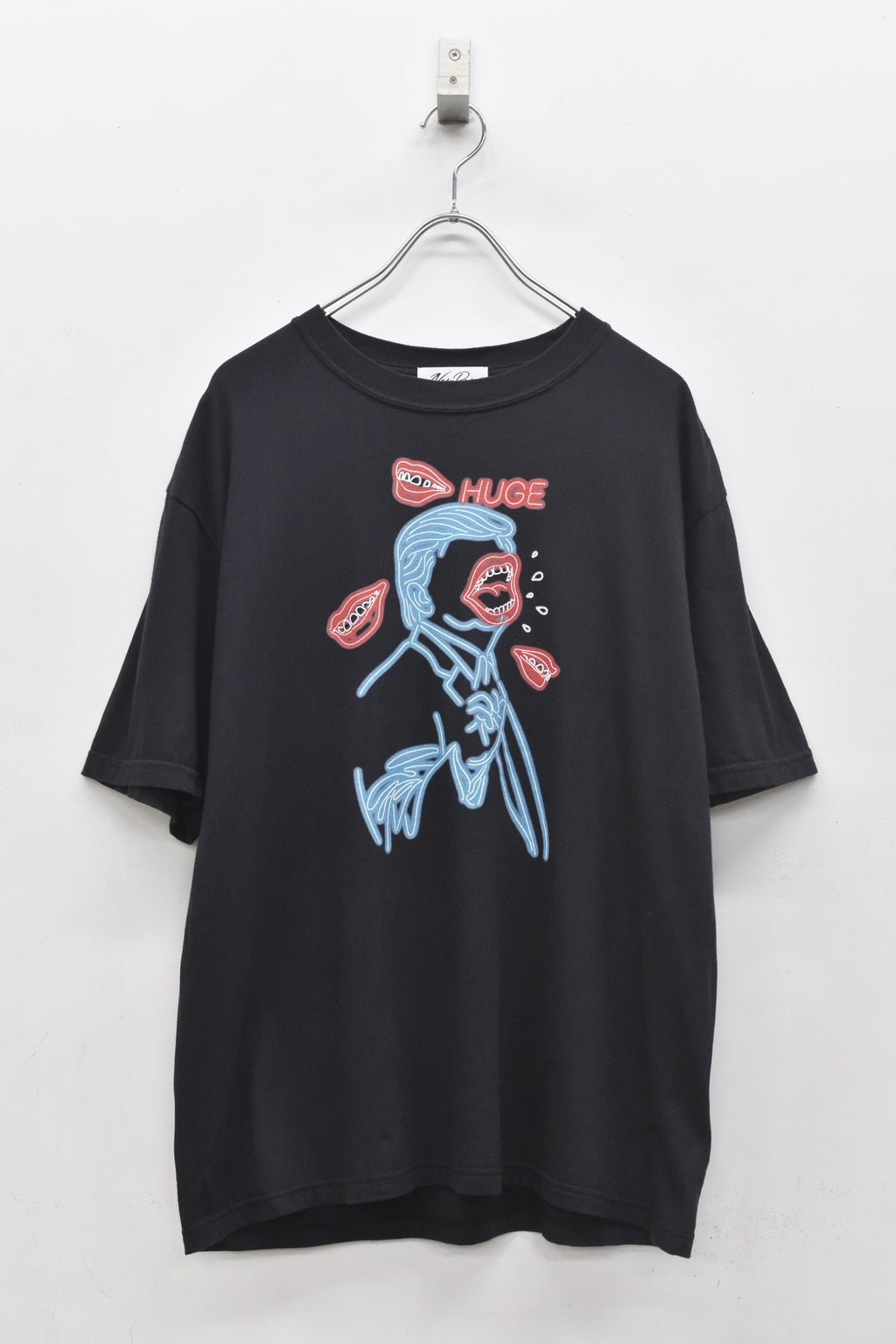【ご予約商品】HUGE Tee