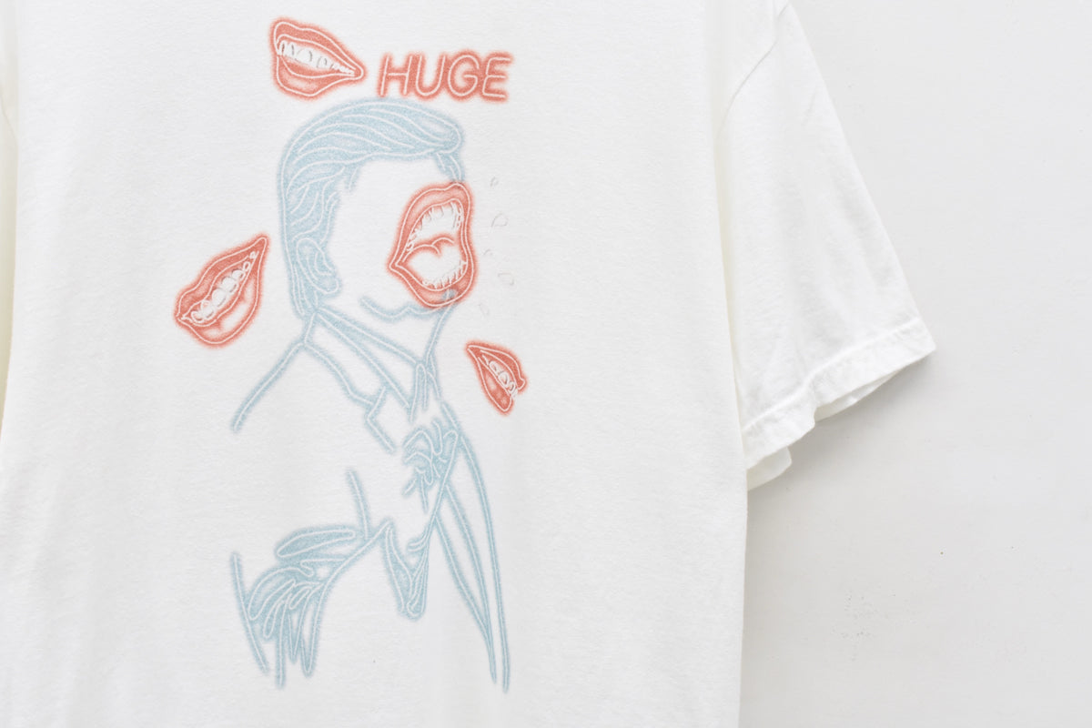 【ご予約商品】HUGE Tee