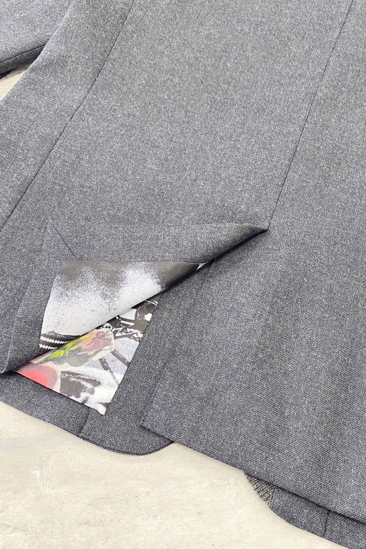 【NEW】　WOOL SERGE ASYMMETRY LAPEL JK / Lining all-over print