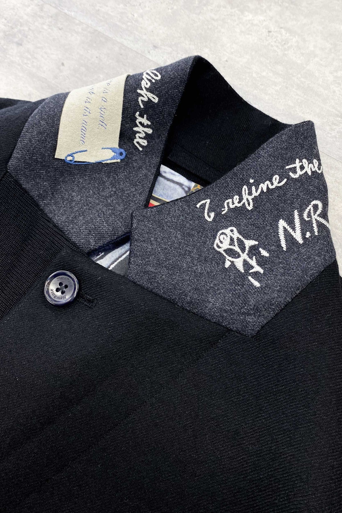 【NEW】　WOOL SERGE ASYMMETRY LAPEL JK / Lining all-over print