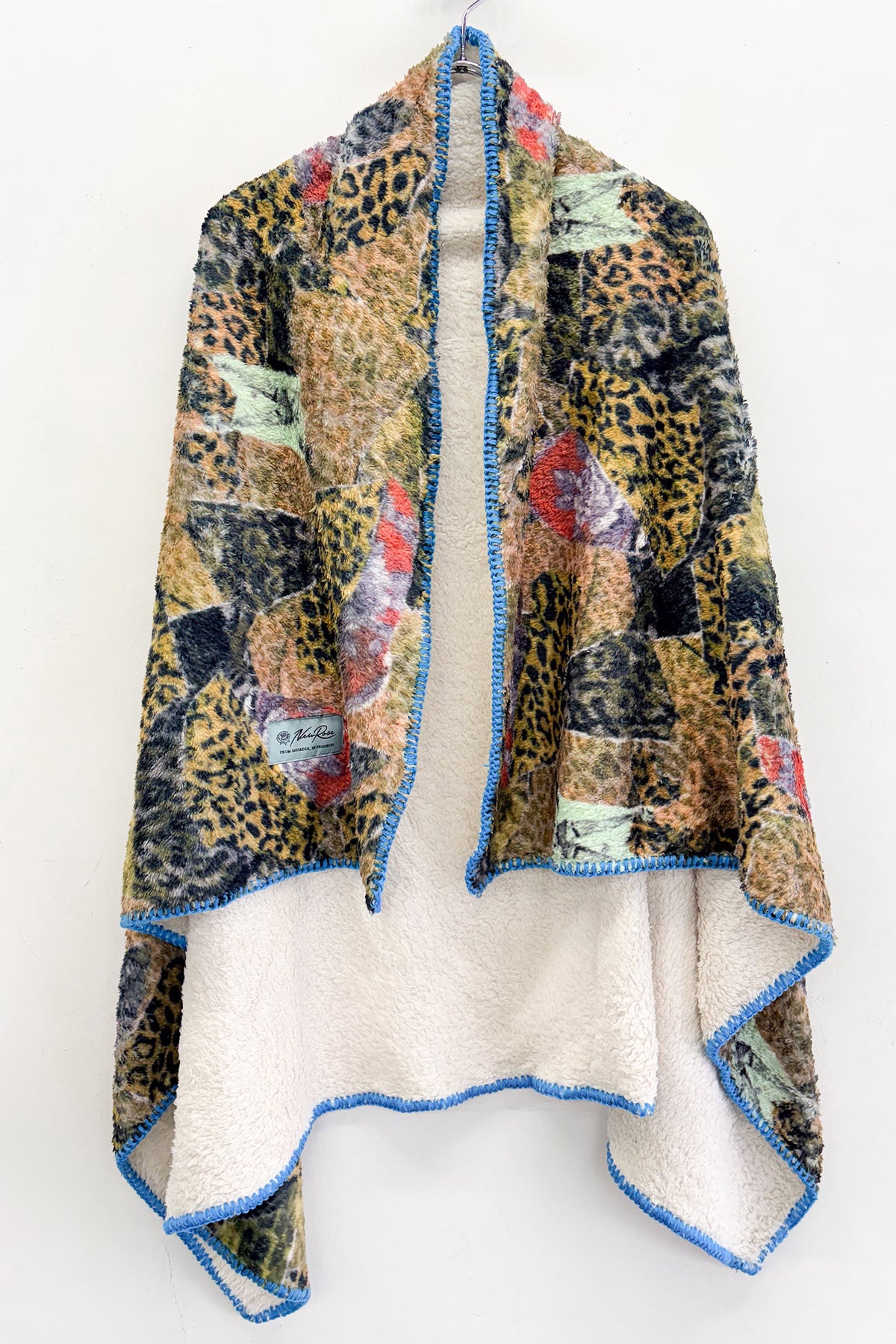 FLEECE BLANKET / all-over print