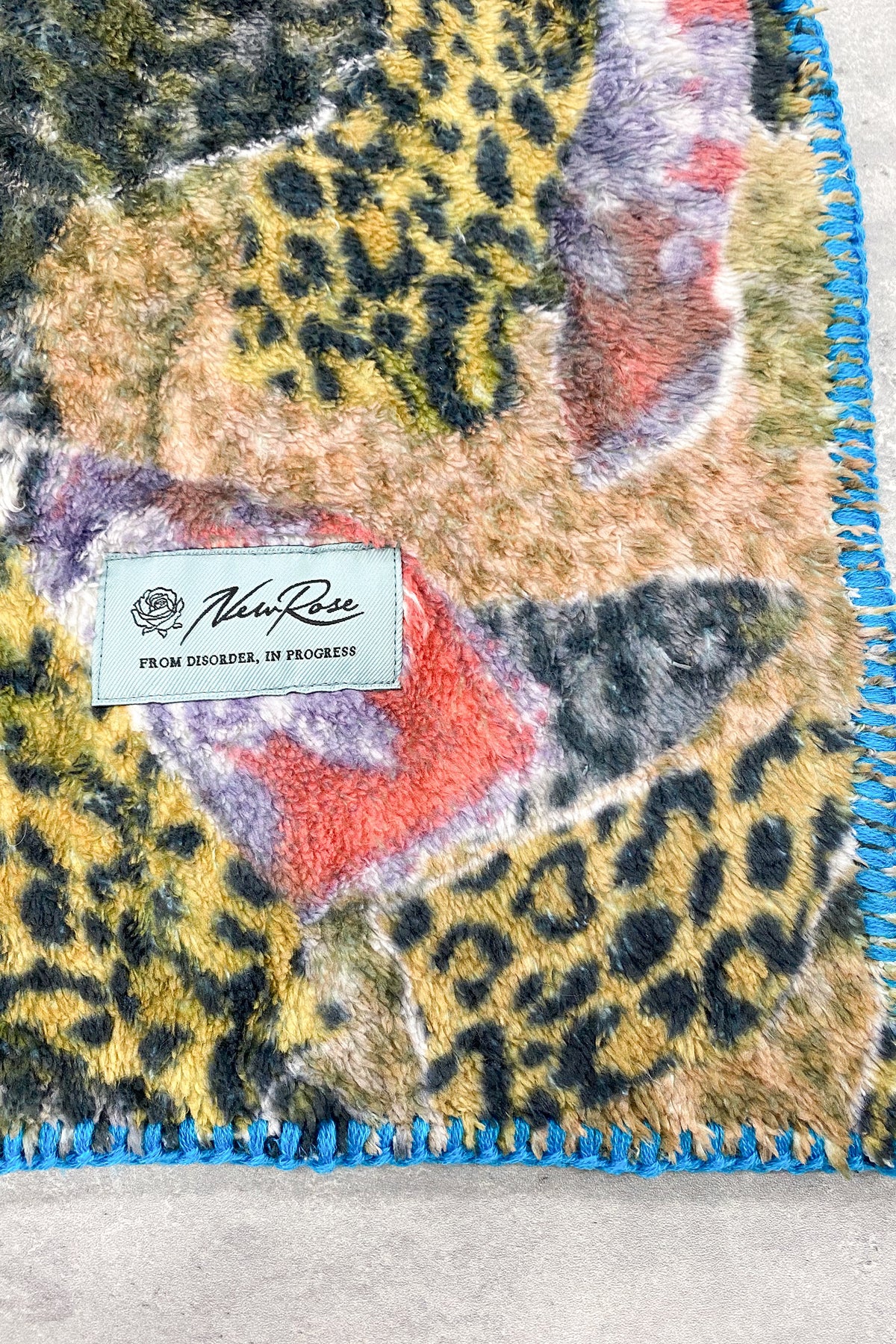 FLEECE BLANKET / all-over print