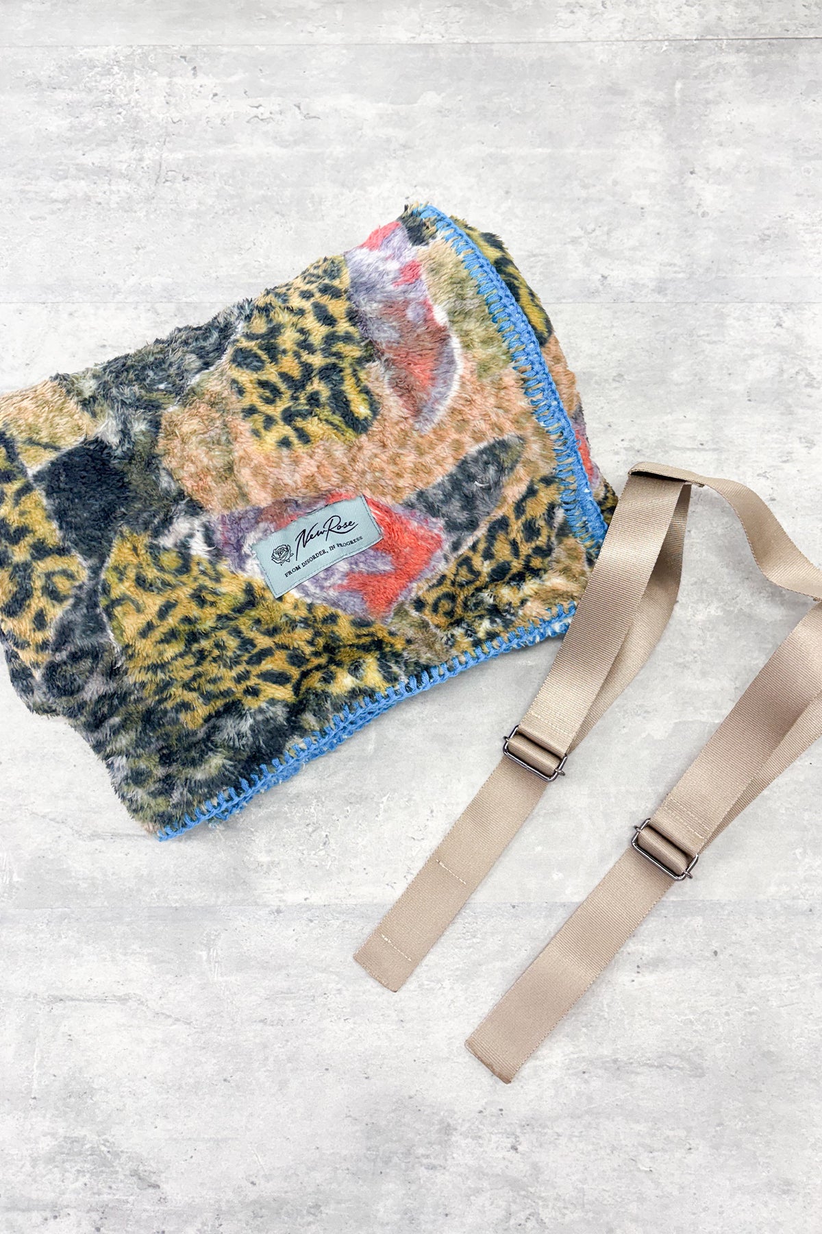 FLEECE BLANKET / all-over print