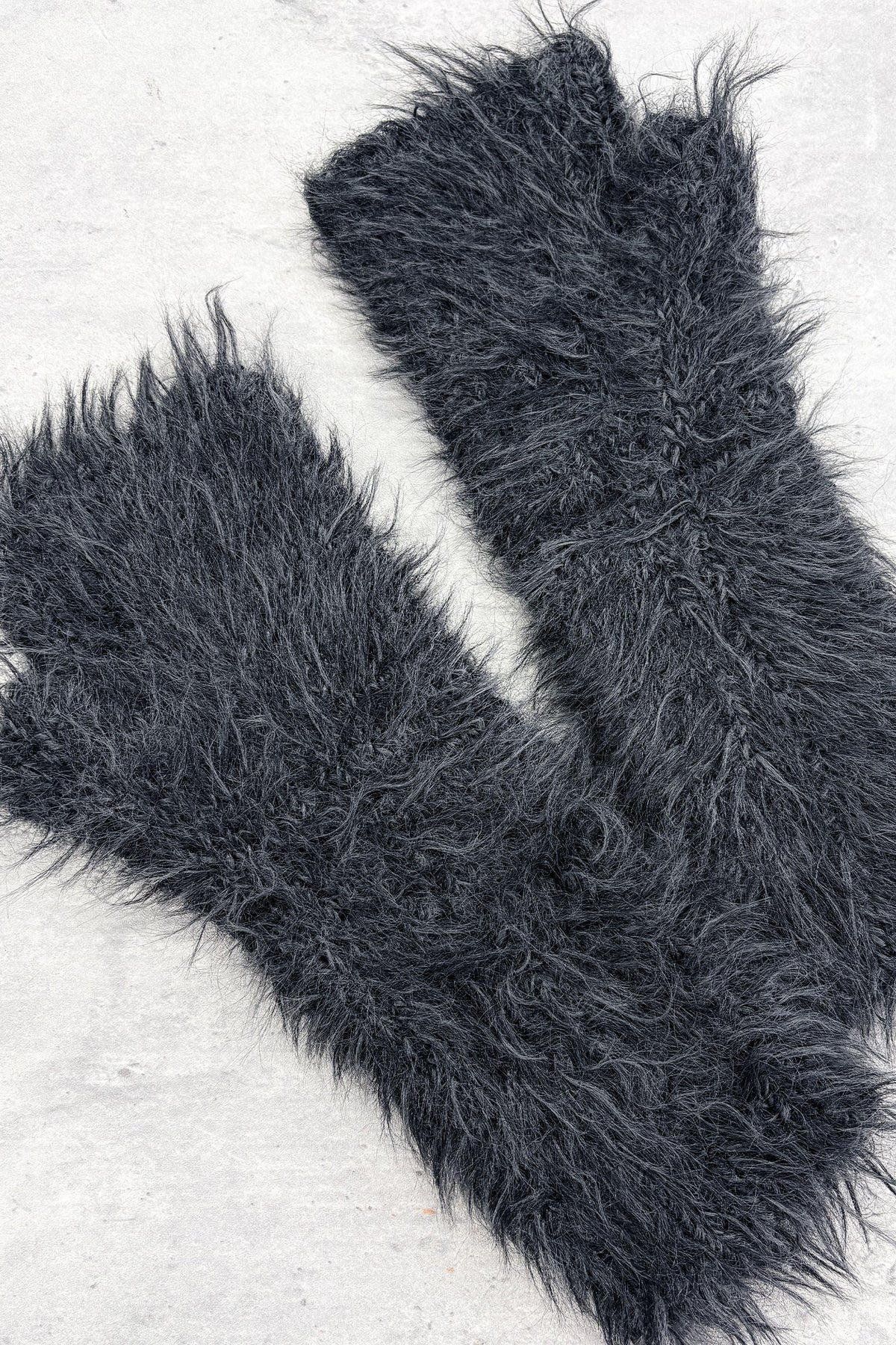 【NEW】　SHAGGY KNIT FINGERLESS GLOVES