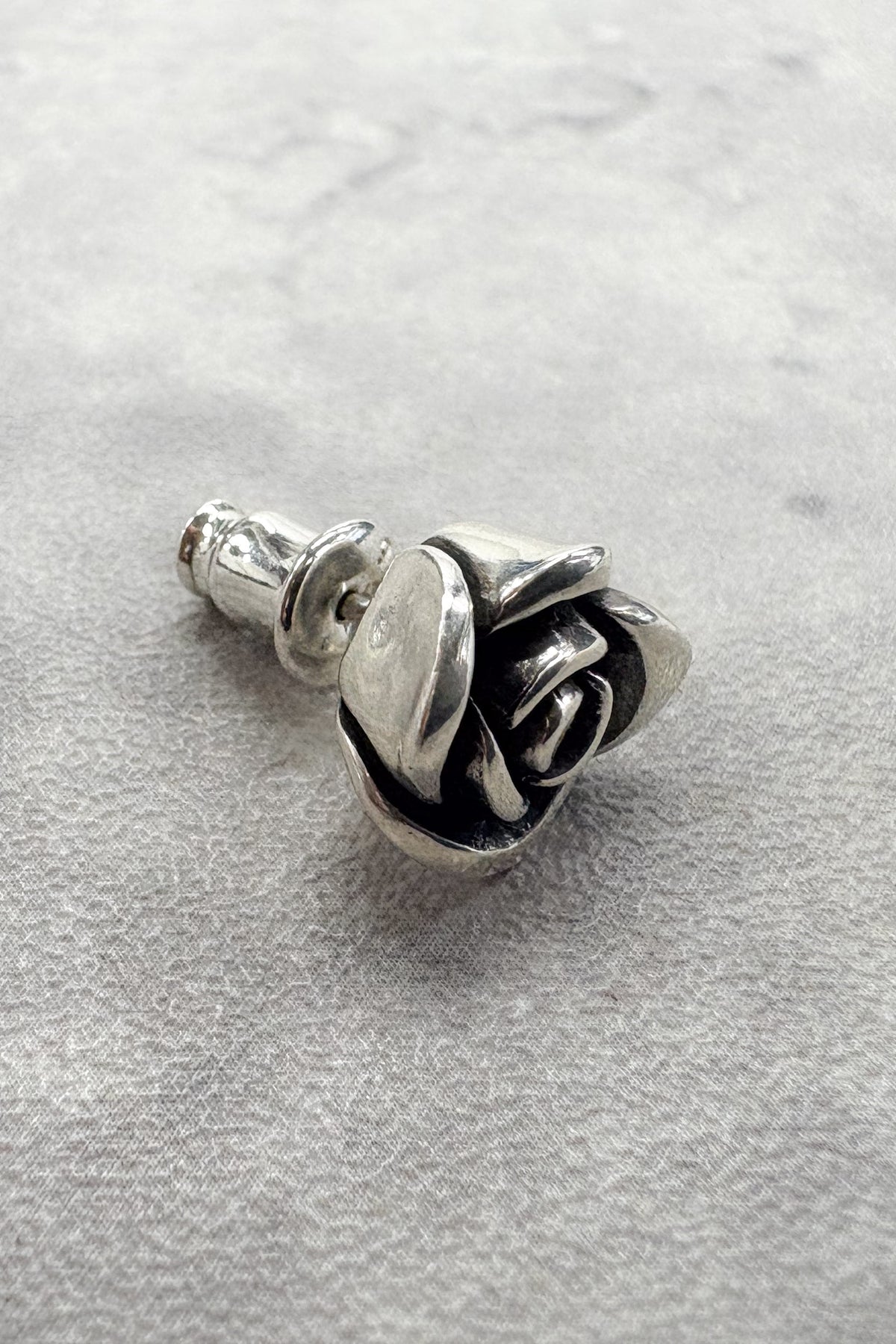 【NEW】　ROSE PIERCED EARRING