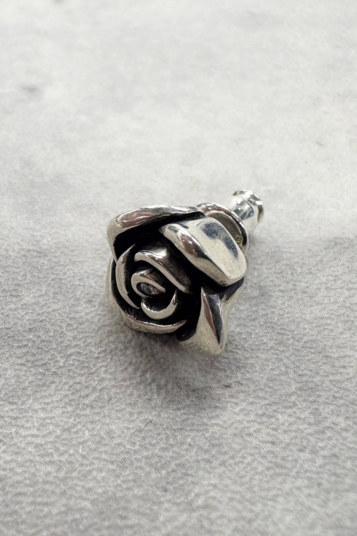 【NEW】　ROSE PIERCED EARRING