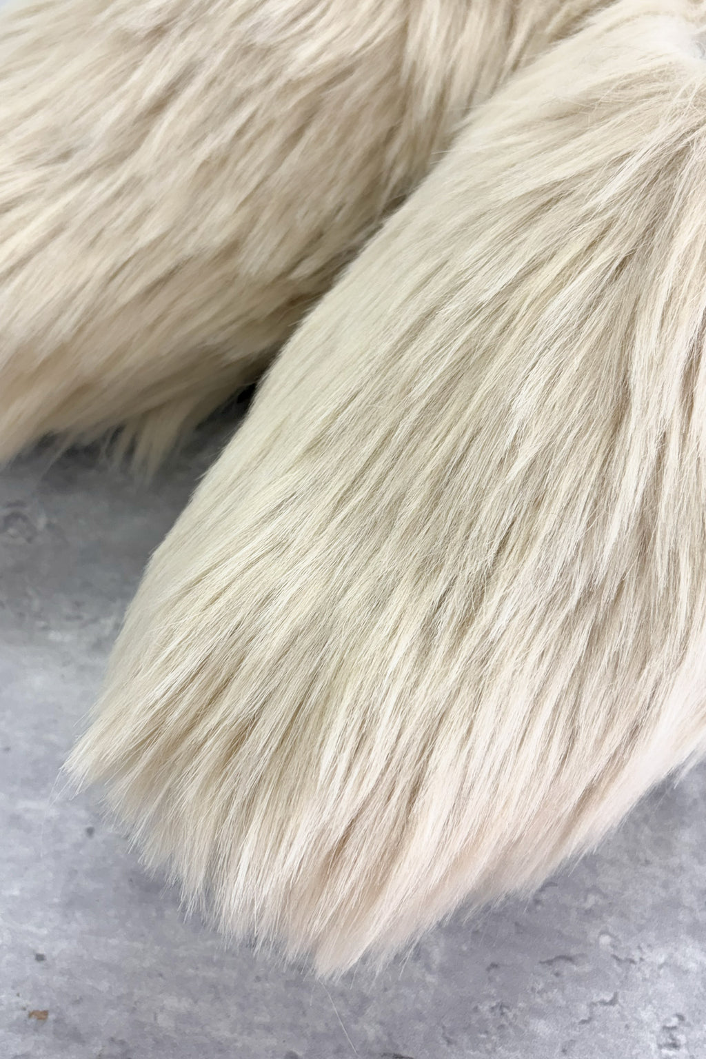 【NEW】　ANIMAL FUR SHOES