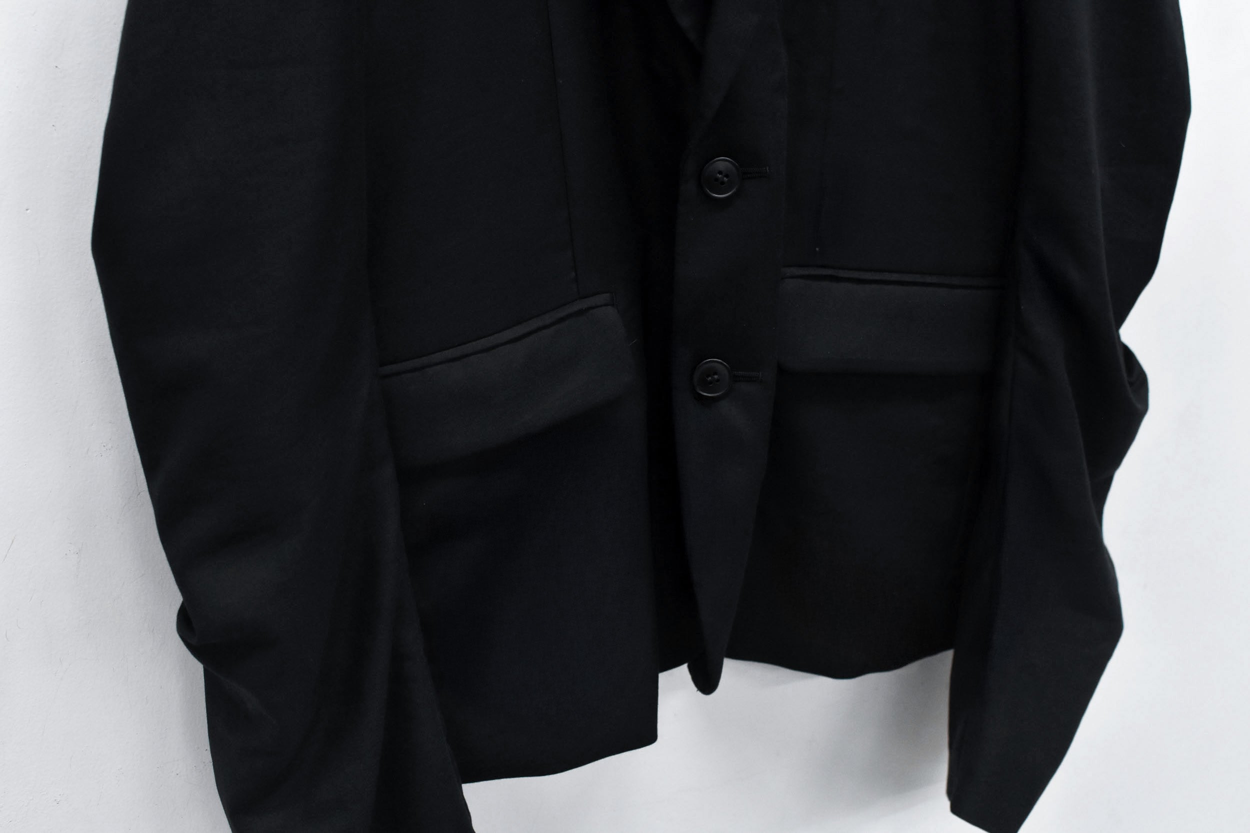 Tuck Sleeve Jacket / hand embroidery