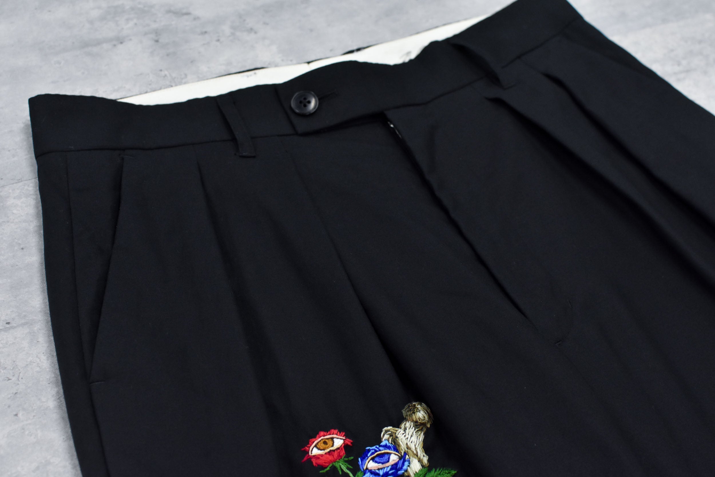Tuck Hem Pants / hand embroidery