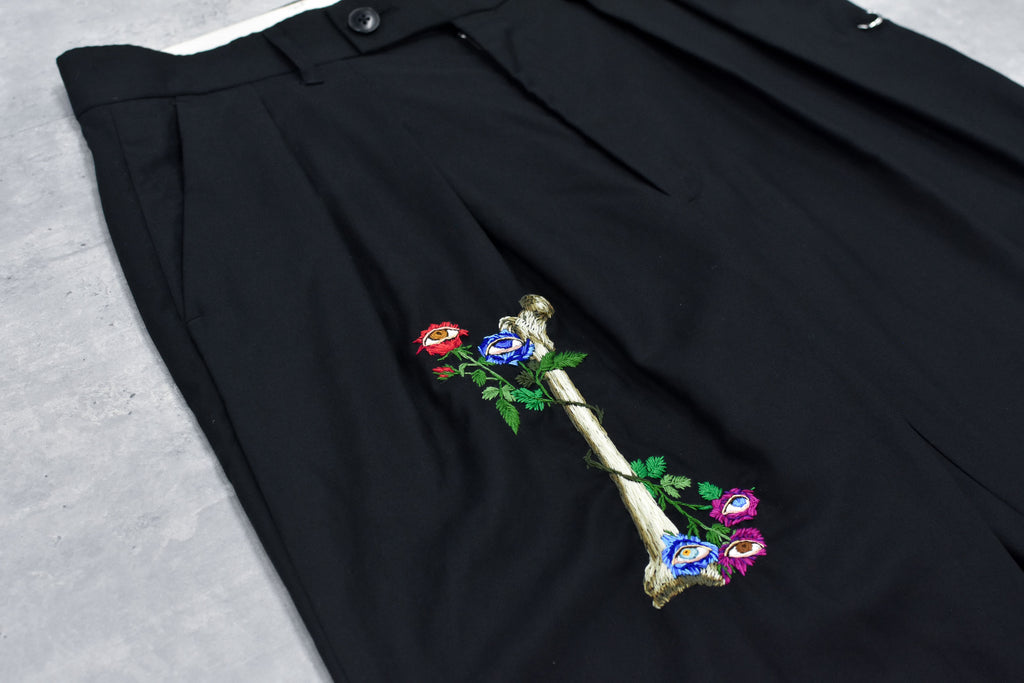 Tuck Hem Pants / hand embroidery