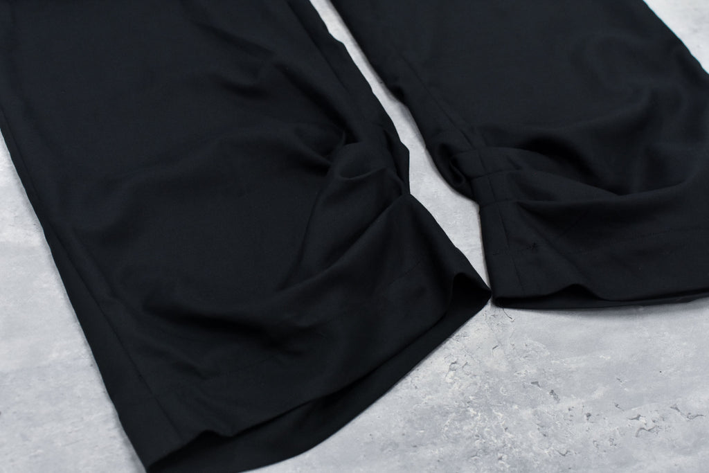 Tuck Hem Pants / hand embroidery