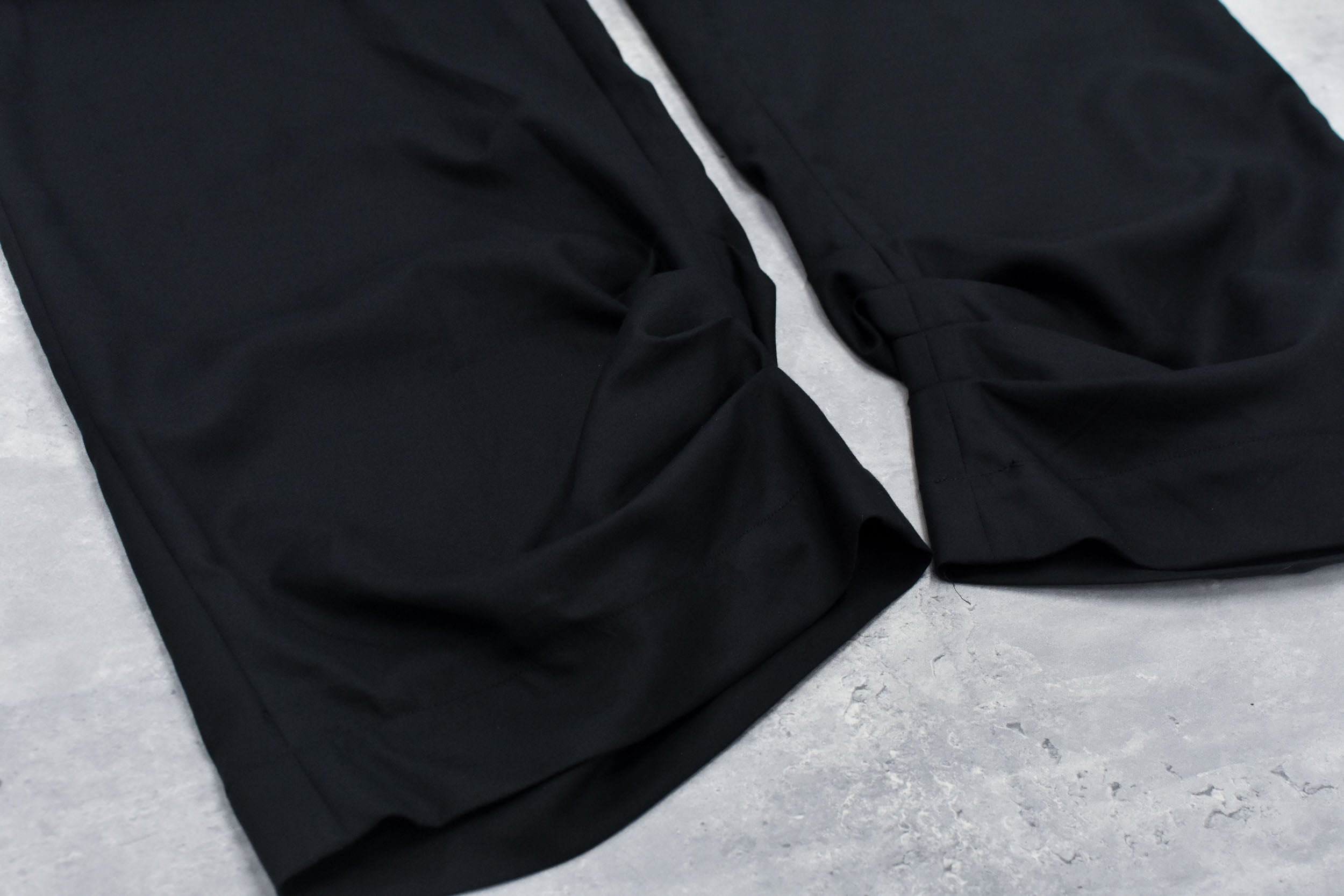 Tuck Hem Pants / hand embroidery