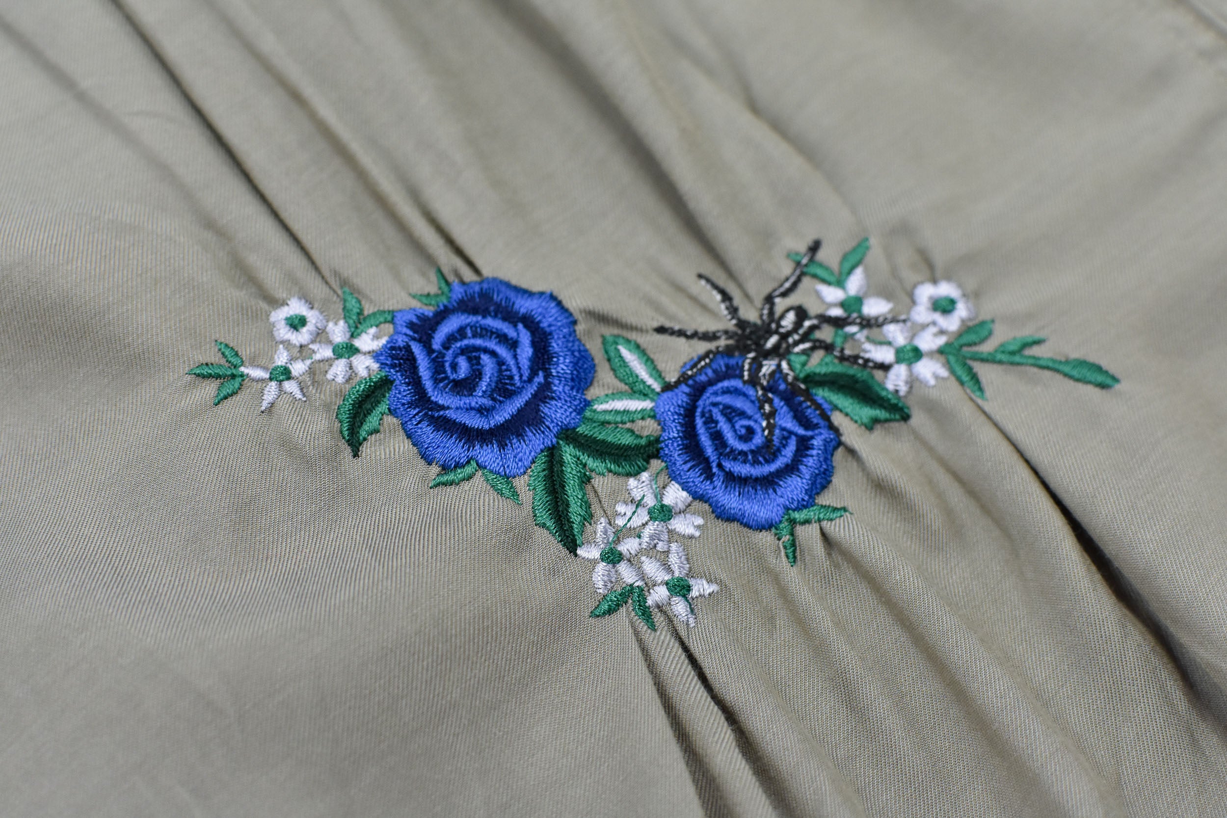 Embroidery Wrinklework Blouson