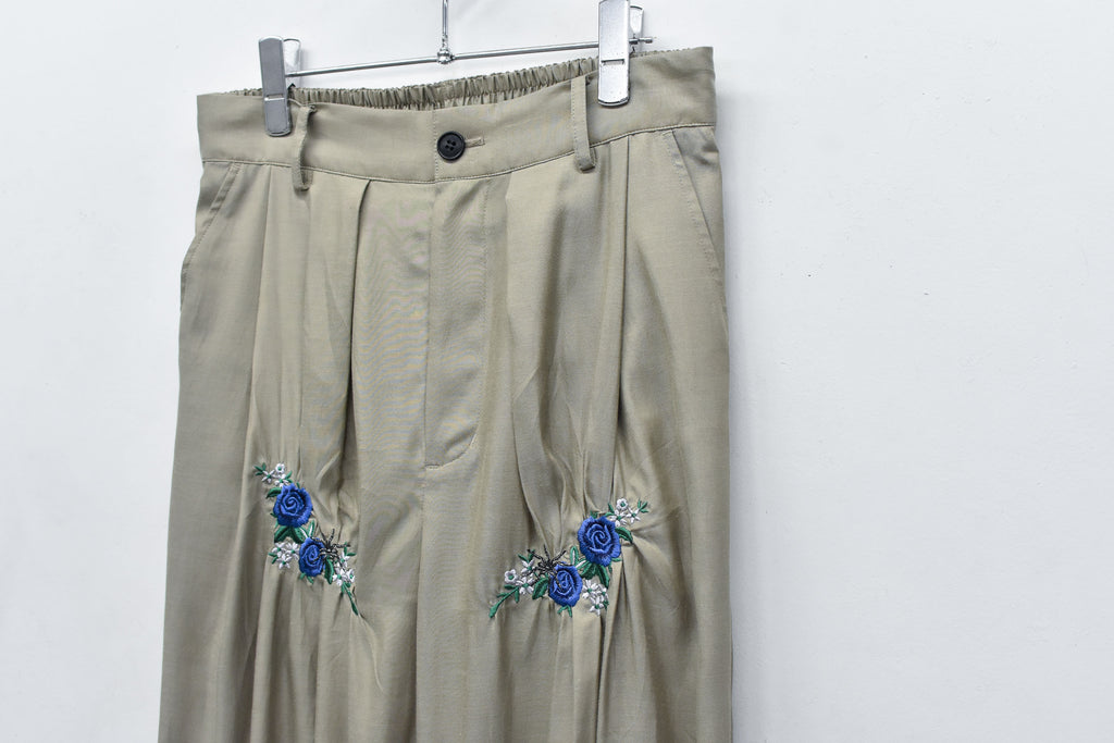 Embroidery Wrinklework Tuck Pants