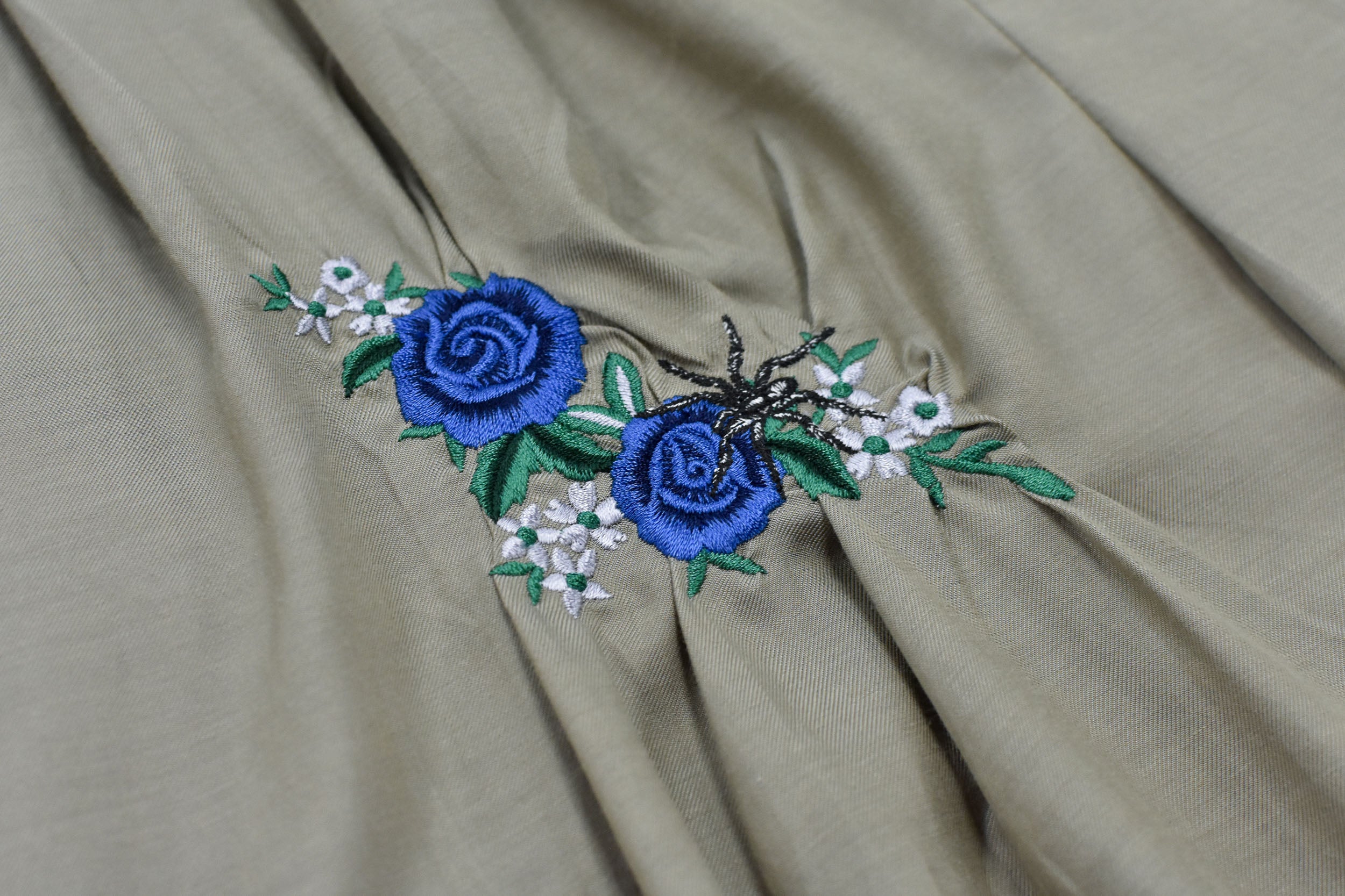Embroidery Wrinklework Tuck Pants