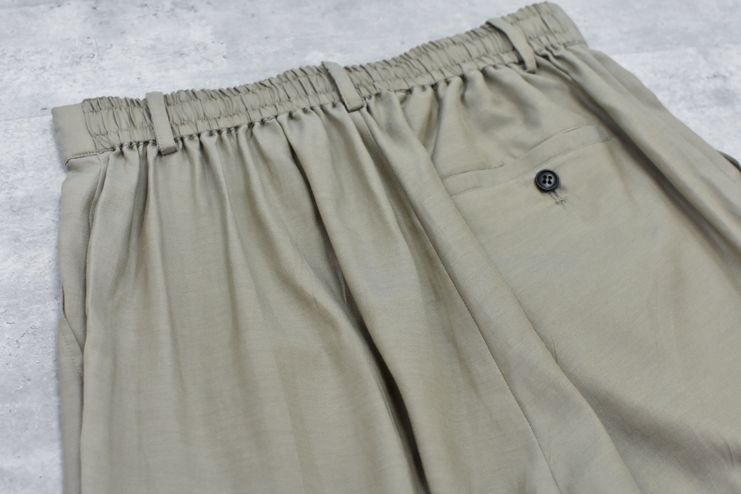 Embroidery Wrinklework Tuck Pants