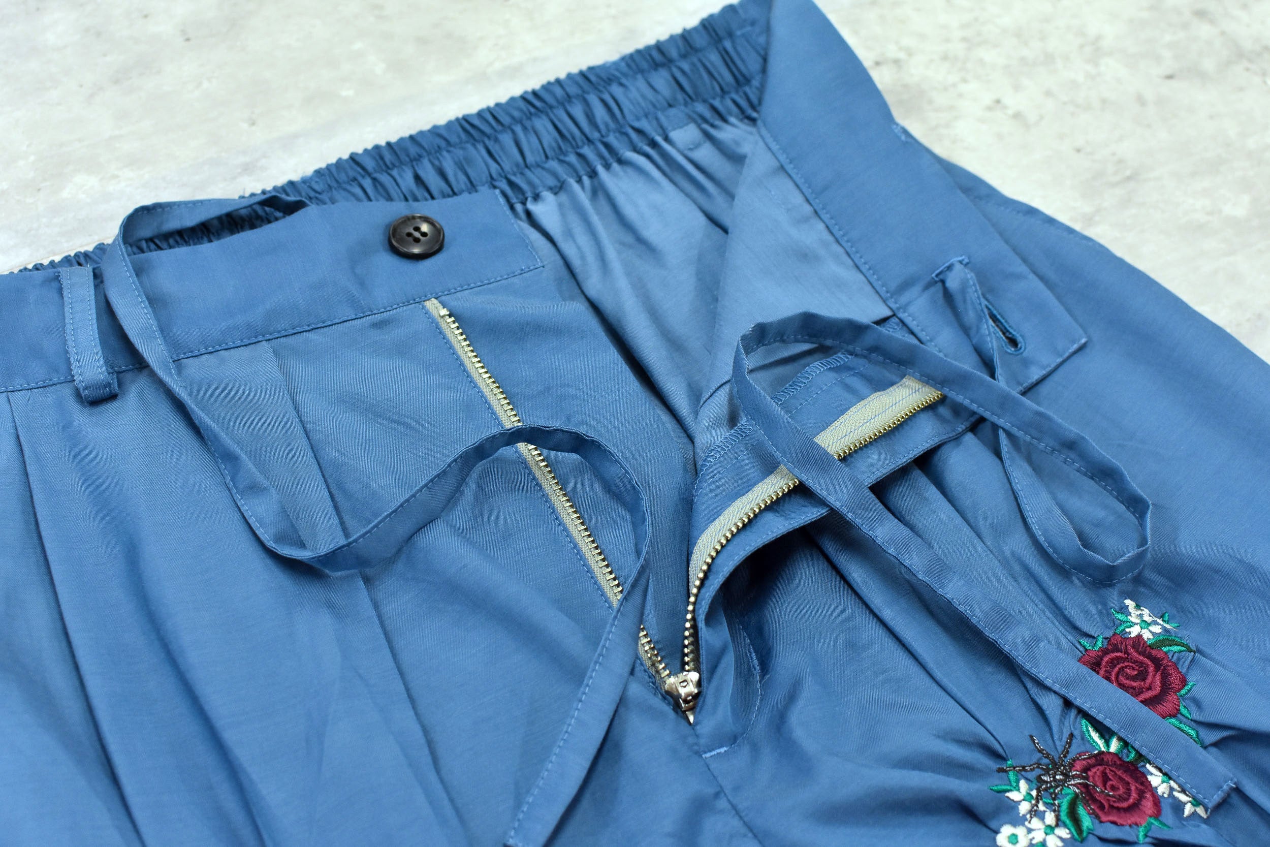 Embroidery Wrinklework Tuck Pants