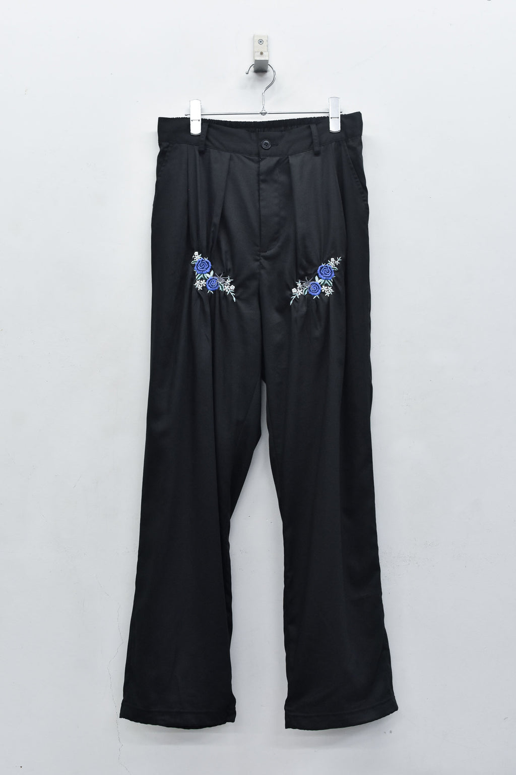 Embroidery Wrinklework Tuck Pants