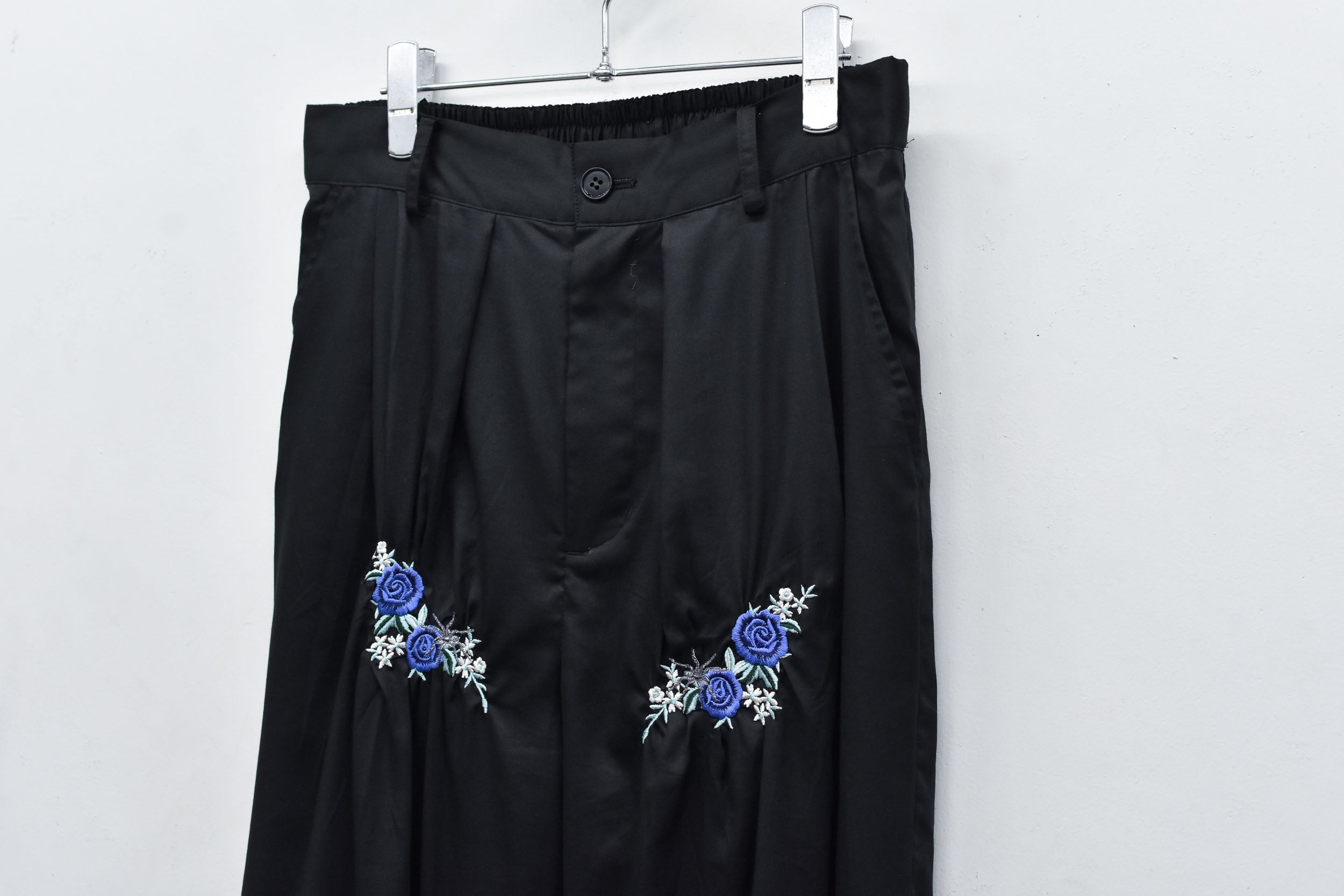 Embroidery Wrinklework Tuck Pants