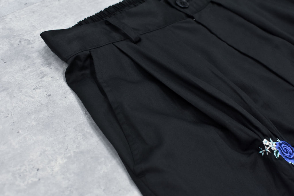 Embroidery Wrinklework Tuck Pants