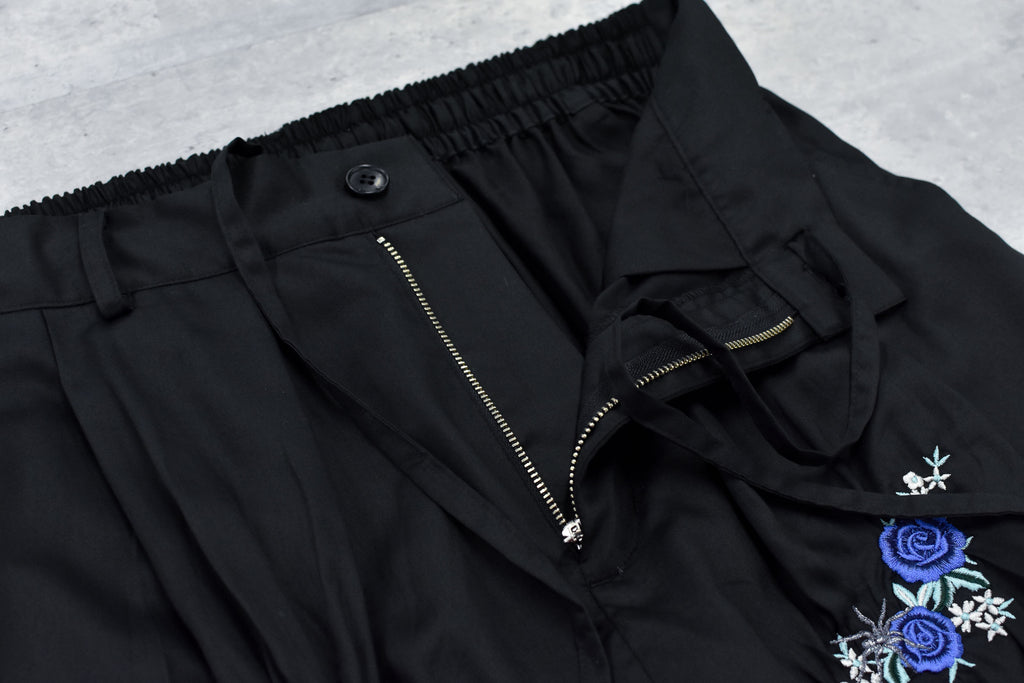 Embroidery Wrinklework Tuck Pants