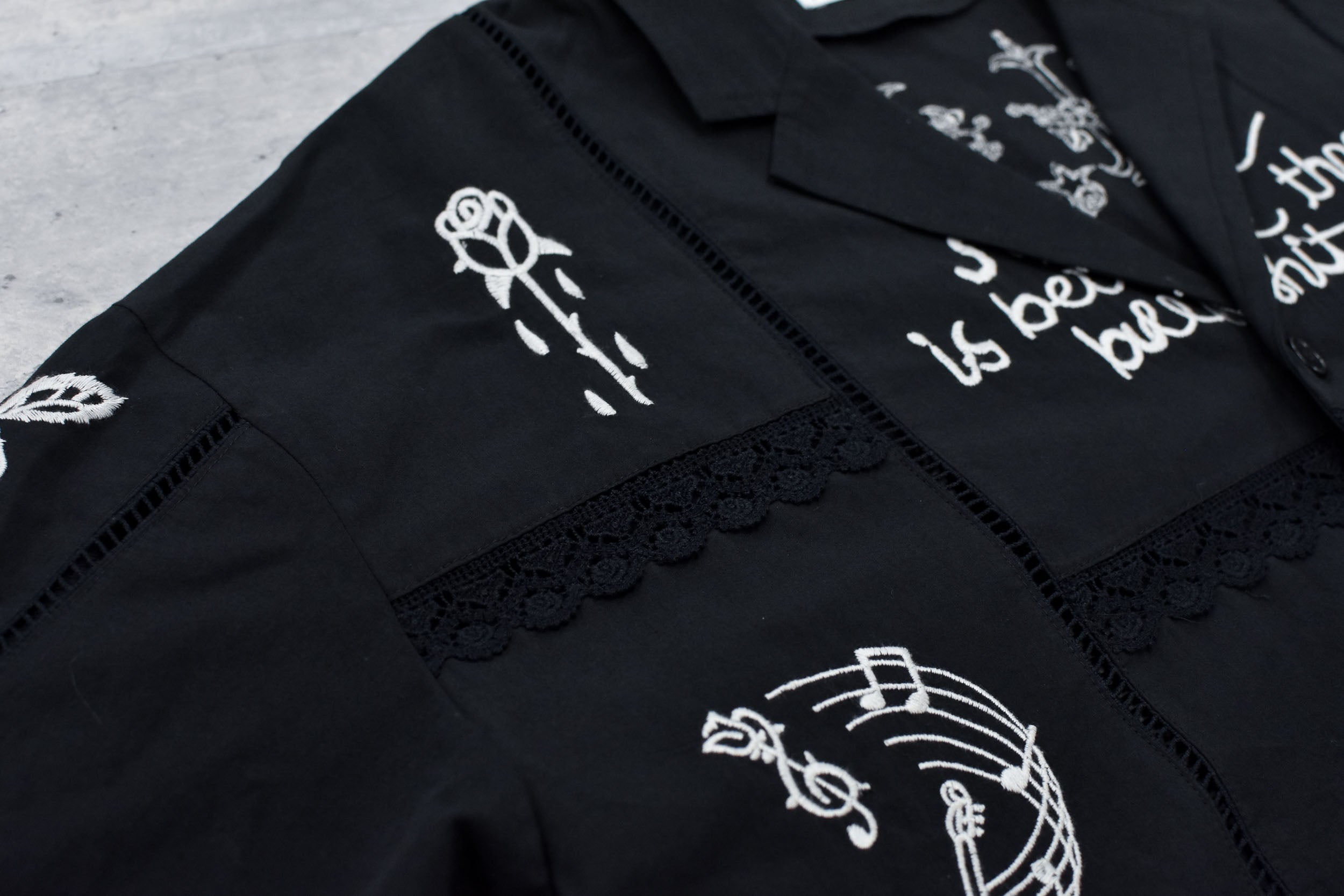 Ladder Race×Embroidery Jacket