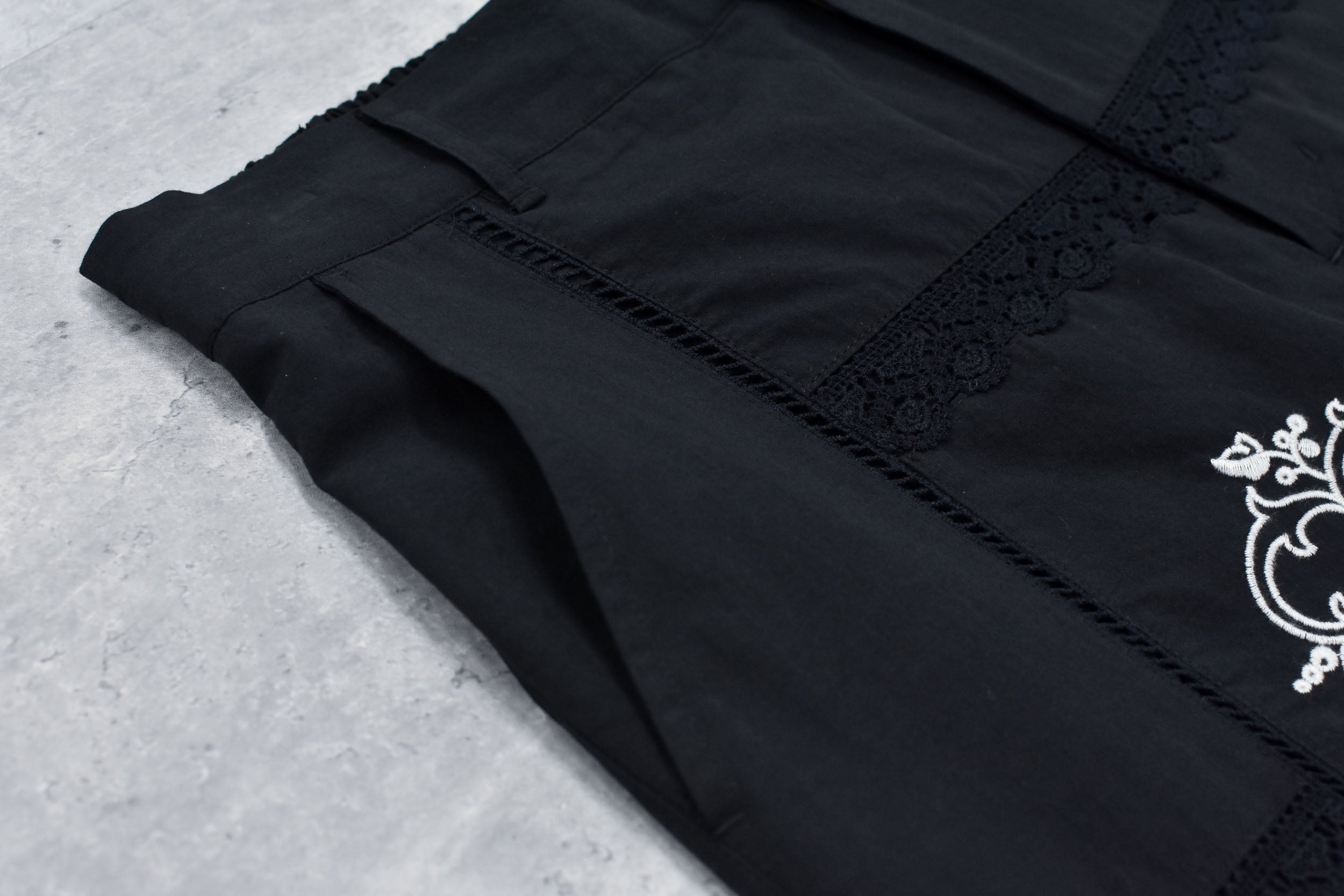 Ladder Race×Embroidery Pants