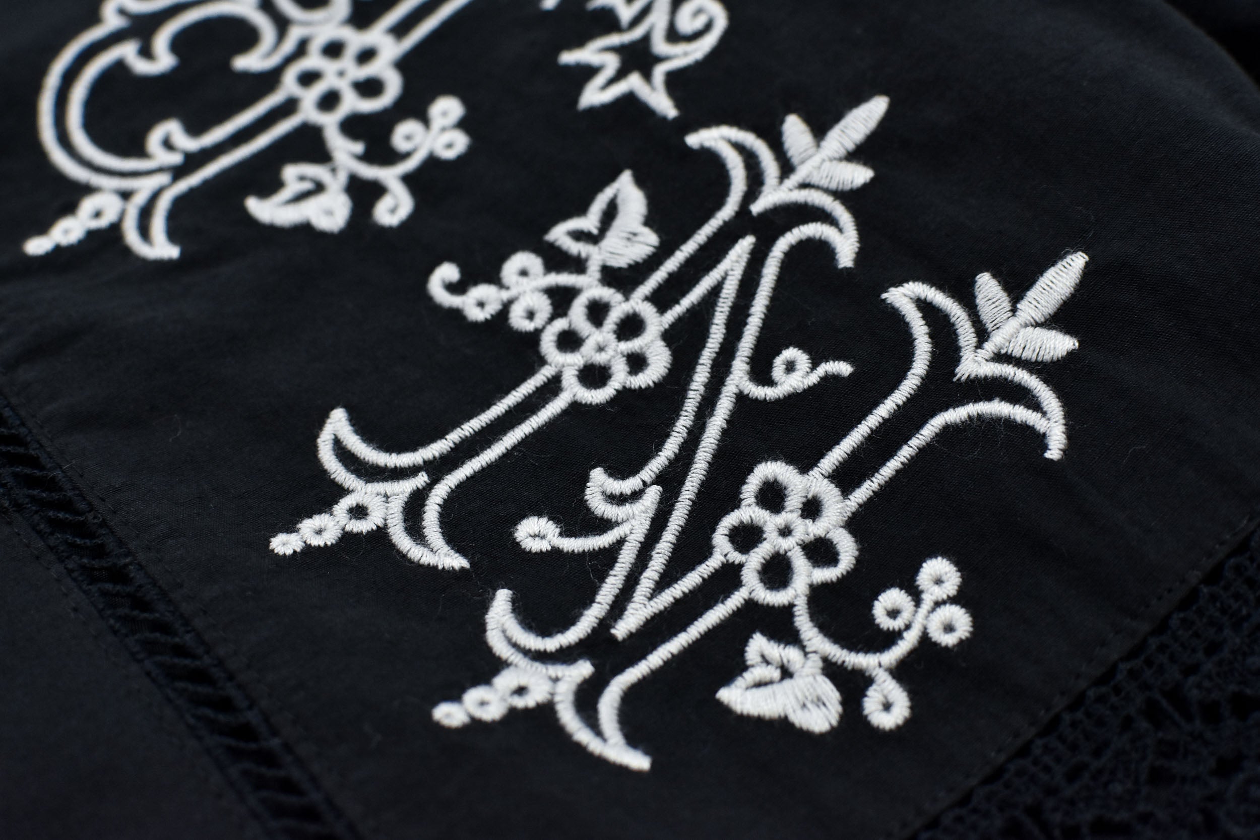 Ladder Race×Embroidery Pants