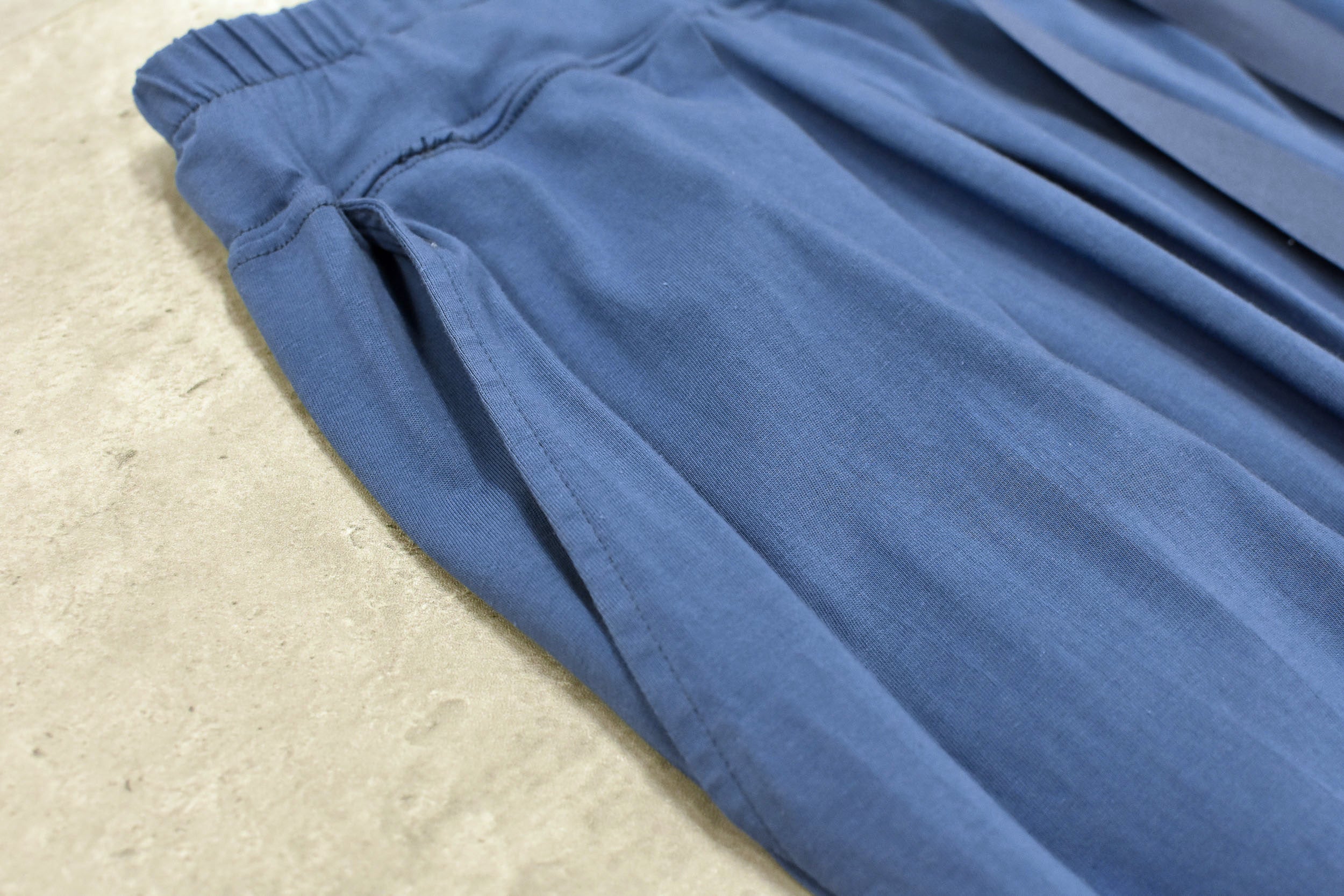 Jersey Tuck Pants / embroidery cord