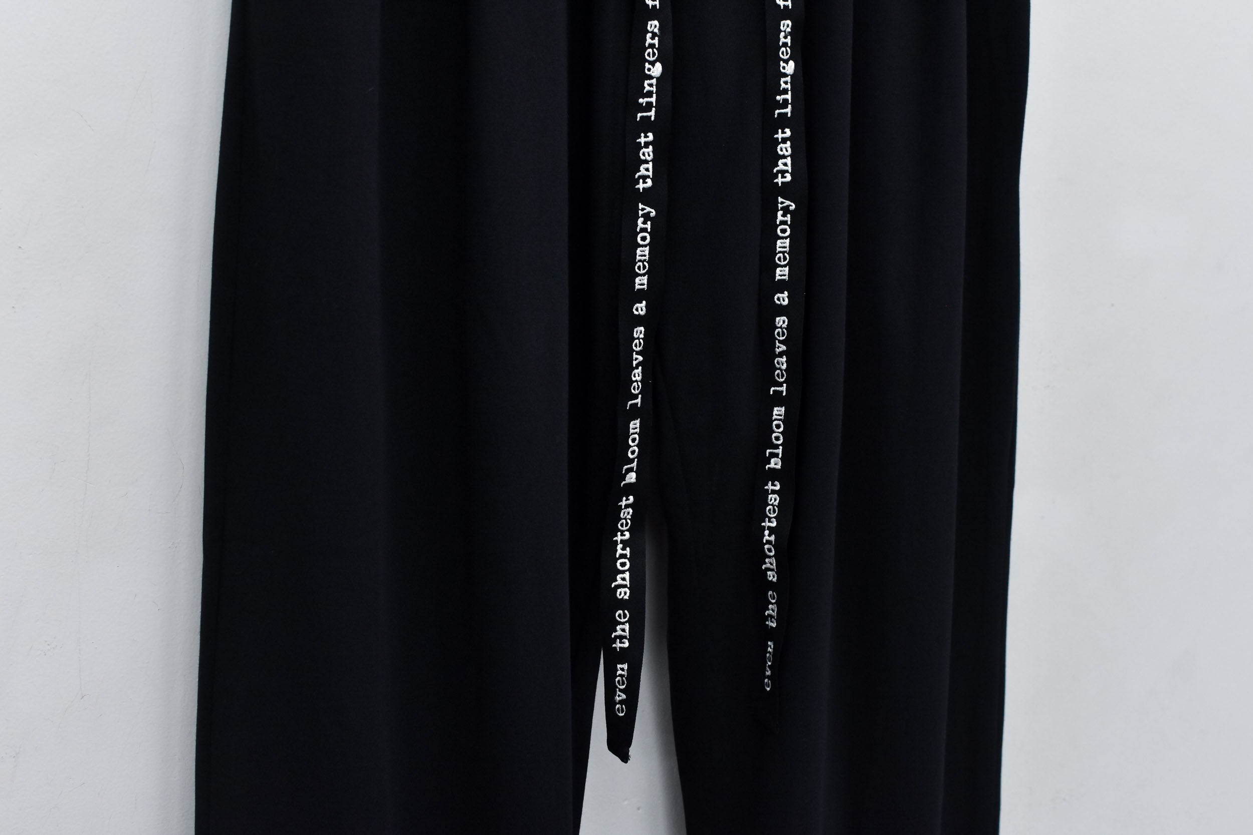 Jersey Tuck Pants / embroidery cord