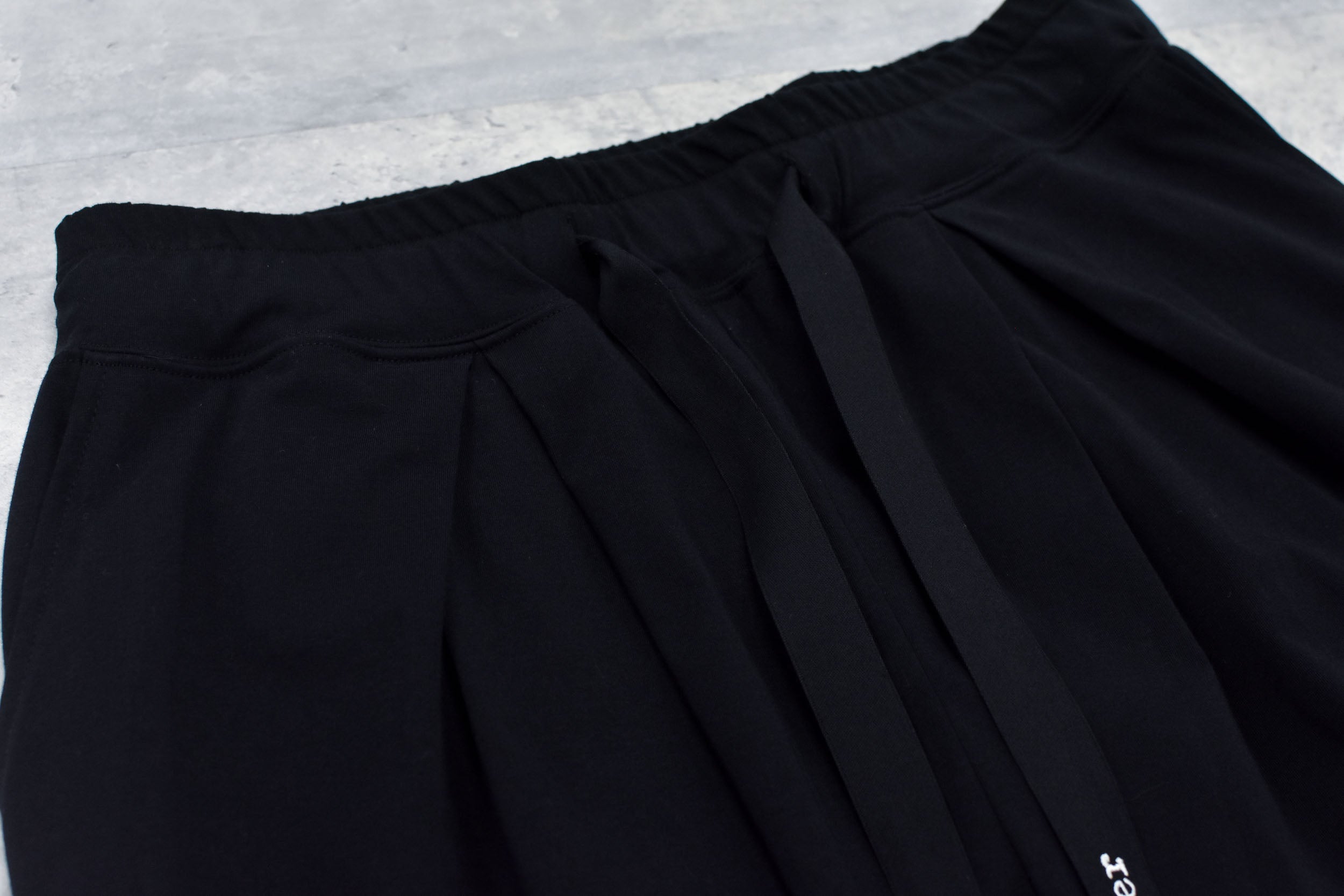 Jersey Tuck Pants / embroidery cord