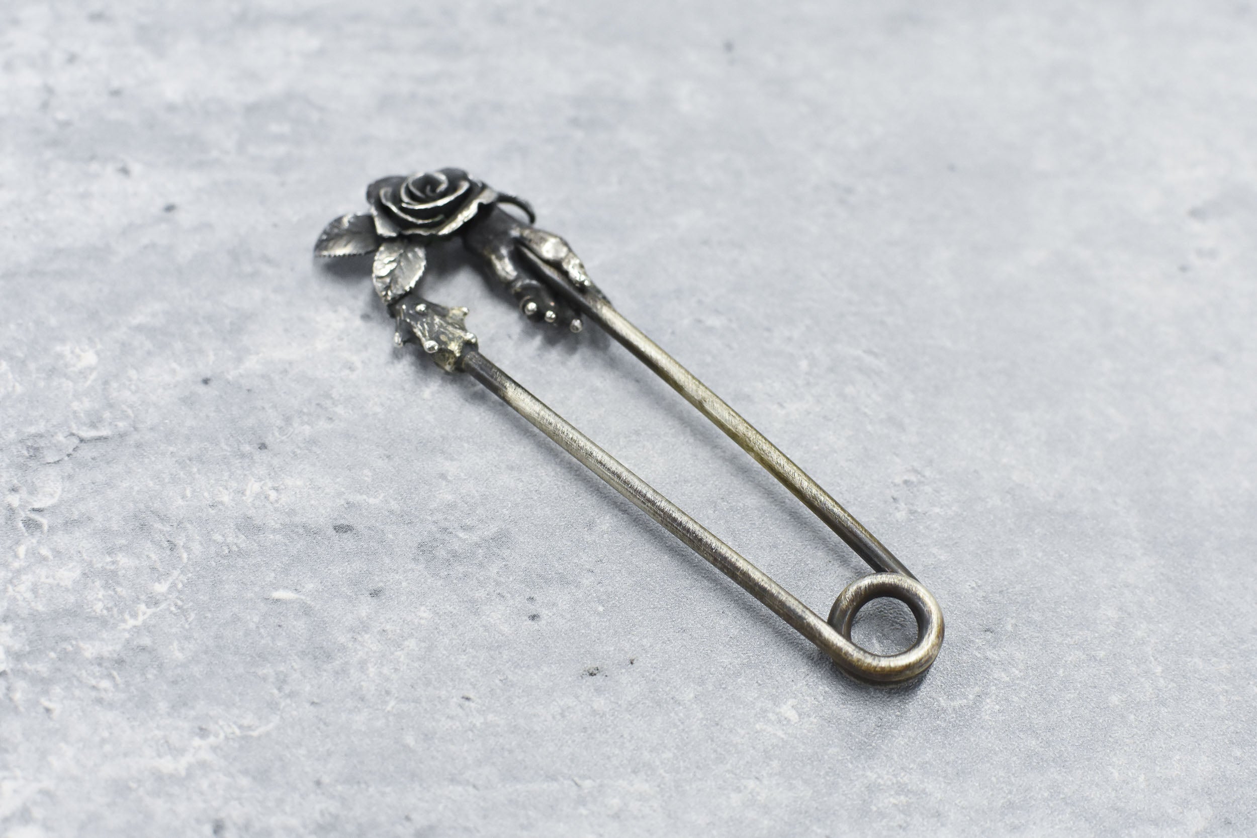 ROSE Pin